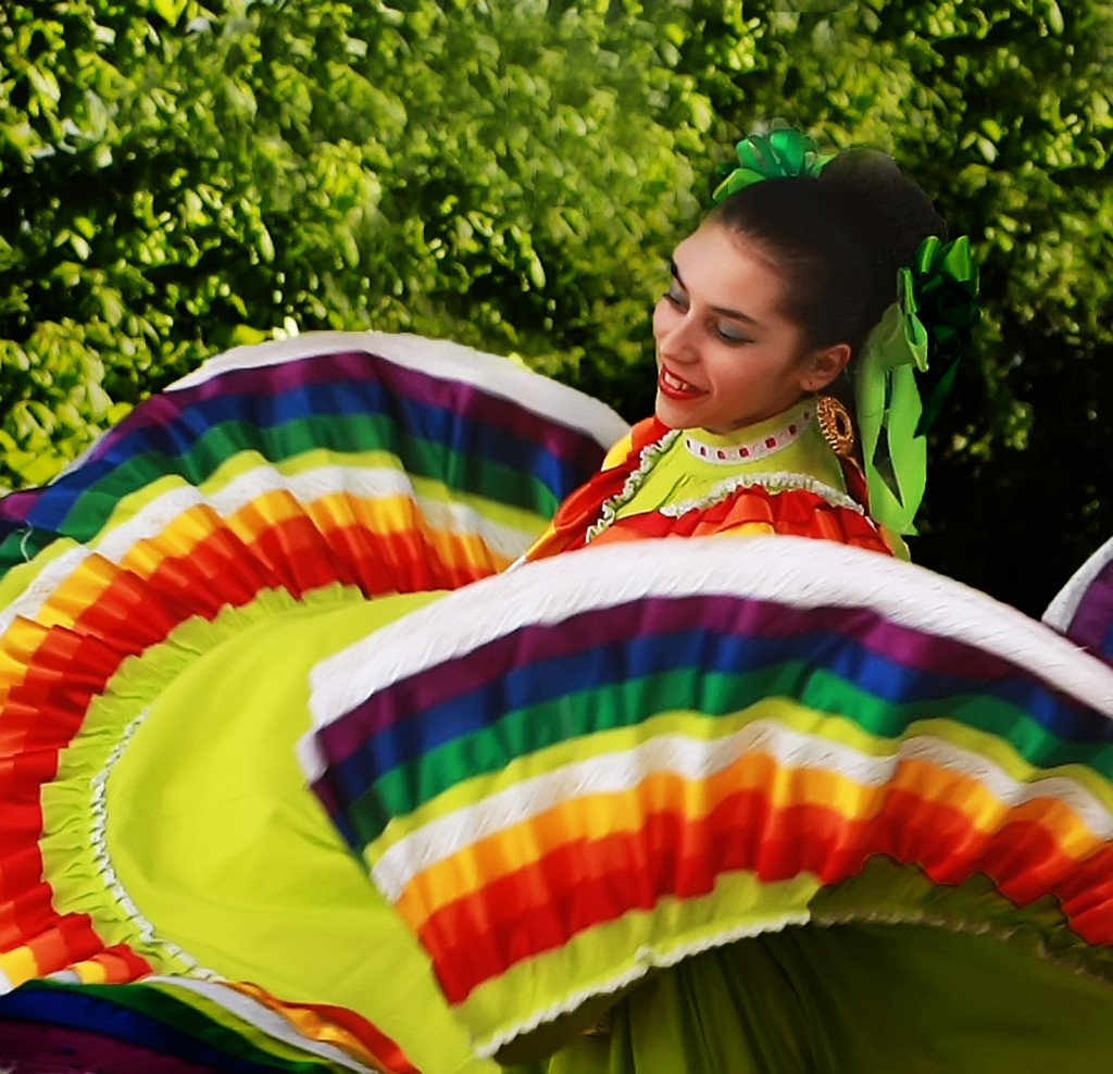 Young-Lady-Dancer-from-Round-Rock-Ballet-Folklorico-2015-by-Wes-Odell